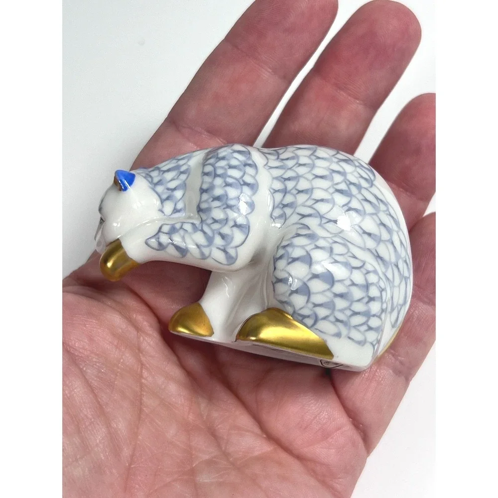 Franklin Mint Curio Cabinet Cat Collection 1988 Blue Fish Scale Design GP Accent